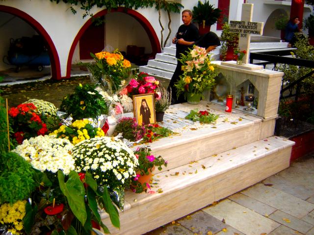 Mormântul Fericitului Iacov Tsalikis