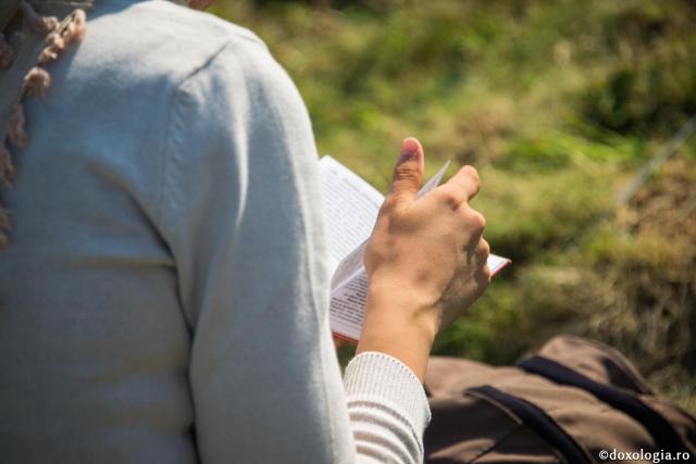 Foto: Oana Nechifor Un mirean poate citi toată Psaltirea?