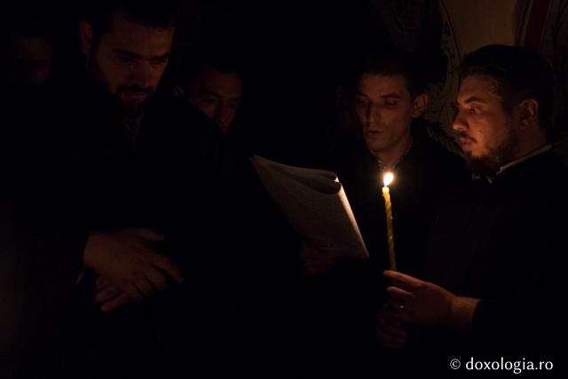 (Foto) Participanții la Masterclass-ul de Cânt Bizantin - priveghere pentru Sfinții Epictet și Astion (Foto) Participanții la Masterclass-ul de Cânt Bizantin - priveghere pentru Sfinții Epictet și Astion
