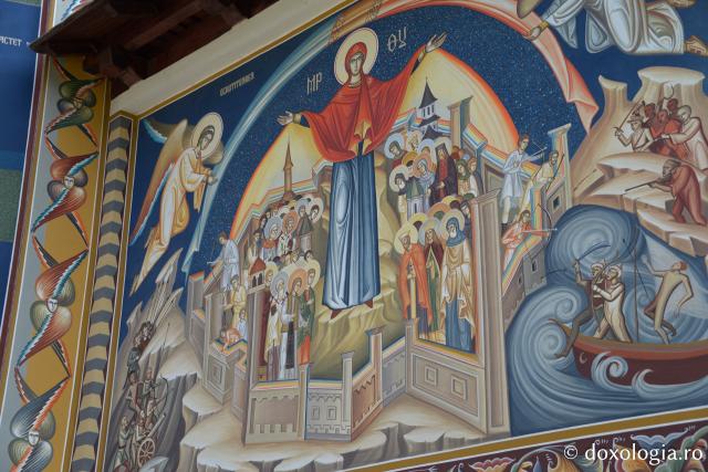 Slujbă de sfințire a picturii la Biserica Seminarului de la Neamț - galerie foto