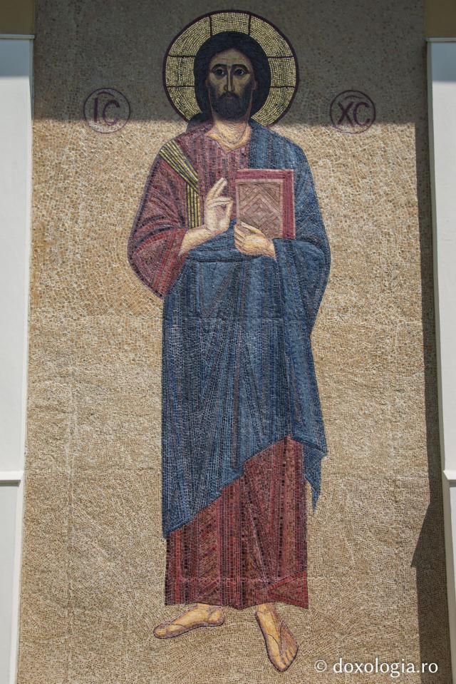 Mântuitorul Iisus Hristos - mozaic perete sudic, biserica mănăstirii