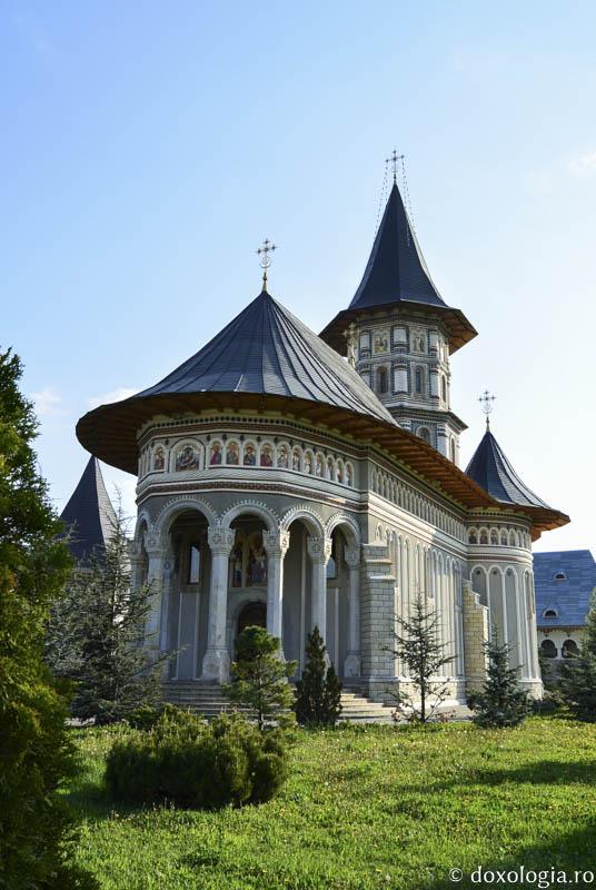 (Foto) Mănăstirea Cămârzani