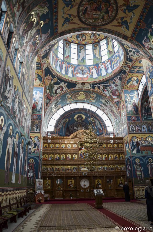 Mănăstirea Dumbrava - un colț de rai din județul Alba (galerie FOTO)