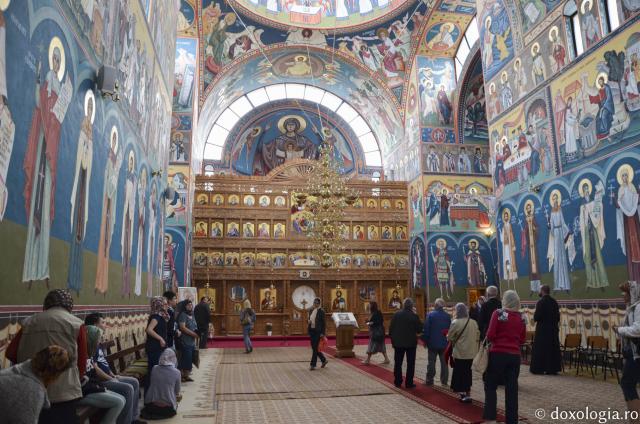 Mănăstirea Dumbrava - un colț de rai din județul Alba (galerie FOTO)