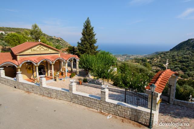 Foto: Silviu Cluci (Foto) Biserica Langouvarda din Markopoulos – locul unde se arată şerpii Maicii Domnului