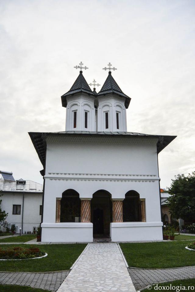 Mănăstirea Clocociov (galerie FOTO)