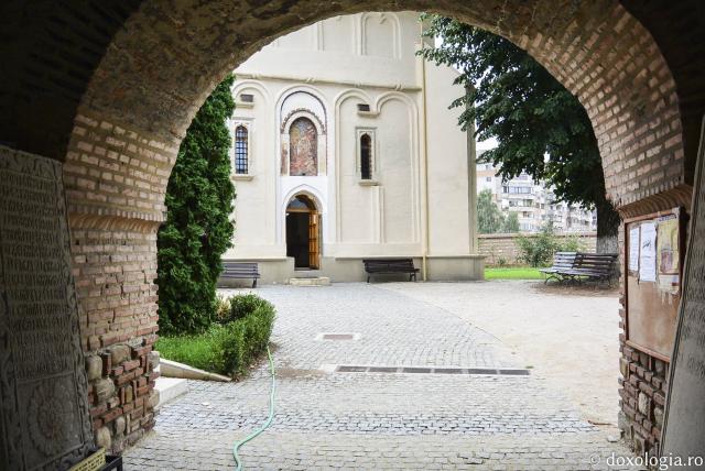 Mănăstirea Stelea din inima orașului Târgoviște (galerie FOTO)