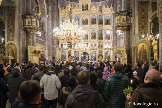 (Foto) Povestea hramului de anul trecut – Sărbătoarea Sfintei Cuvioase Parascheva