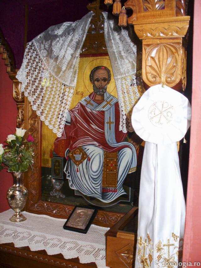 (Foto) Biserica Langouvarda din Markopoulos – locul unde se arată şerpii Maicii Domnului (Foto) Biserica Langouvarda din Markopoulos – locul unde se arată şerpii Maicii Domnului