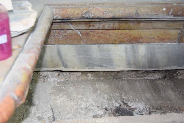 Lucrări de restaurare efectuate la Biserica Sfântului Mormânt din Ierusalim - descoperirea lespezii pe care a fost aşezat trupul Mântuitorului Iisus Hristos (galerie FOTO) Lucrări de restaurare efectuate la Biserica Sfântului Mormânt din Ierusalim - descoperirea lespezii pe care a fost aşezat trupul Mântuitorului Iisus Hristos (galerie FOTO)