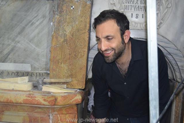 Lucrări de restaurare efectuate la Biserica Sfântului Mormânt din Ierusalim - descoperirea lespezii pe care a fost aşezat trupul Mântuitorului Iisus Hristos (galerie FOTO) Lucrări de restaurare efectuate la Biserica Sfântului Mormânt din Ierusalim - descoperirea lespezii pe care a fost aşezat trupul Mântuitorului Iisus Hristos (galerie FOTO)