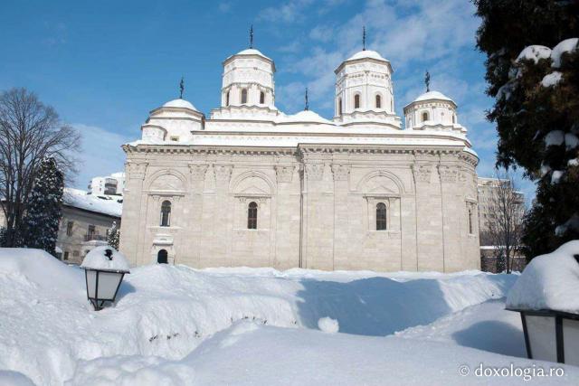Iarna la Mănăstirea Golia (galerie FOTO)