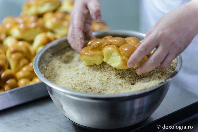 (Foto) Pregătirea „sfinţilor” la Cofetăria Pelerinul 