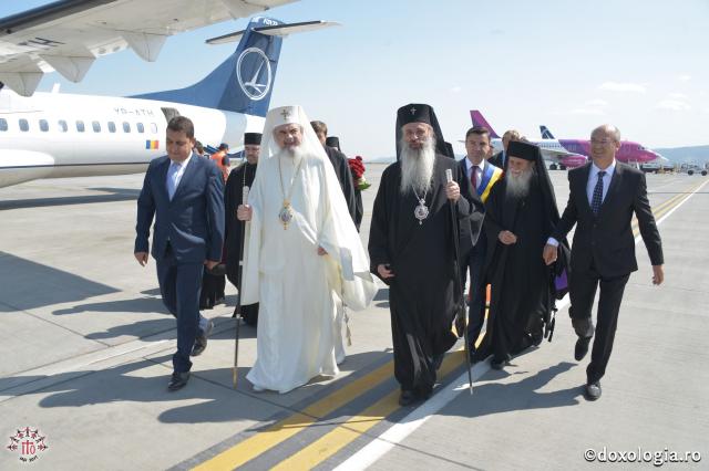 (Foto) Preafericitul Părinte Daniel, Patriarhul Bisericii Ortodoxe Române a sosit la Iași