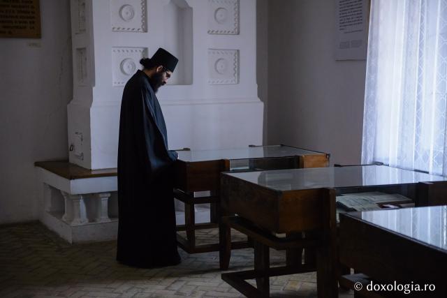 Foto: pr. Silviu Cluci (Foto) Crâmpeie din viața culturală a Mănăstirii Neamț