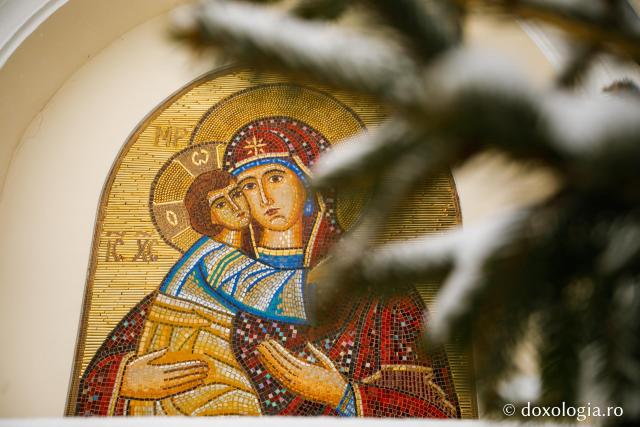 (Foto) Pelerin la Mănăstirea Frumoasa din Basarabia