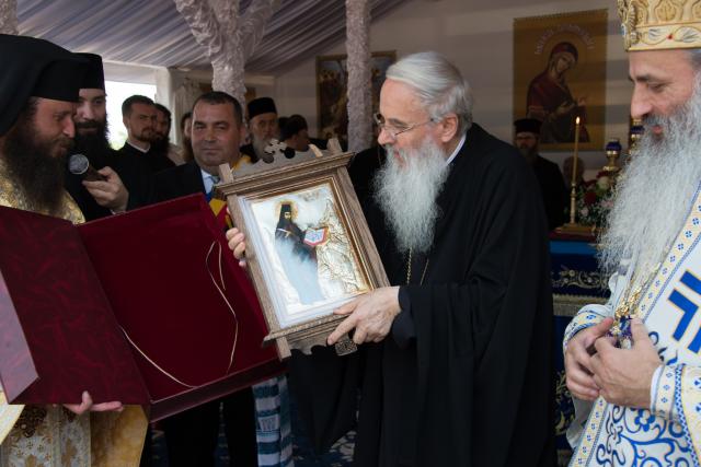 (Foto) Sfântul Ioan Iacob are „casă nouă” în localitatea natală, Horodiștea