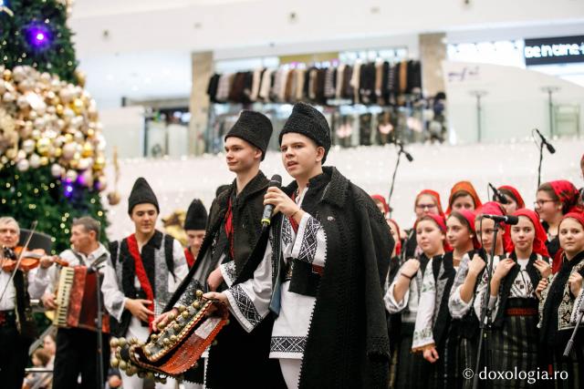 (Foto) Concertul de colinde al Mitropoliei Moldovei și Bucovinei „Colinde la Centenar” - 2018