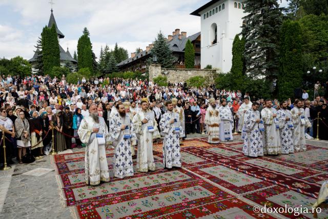 (Foto) „Floarea duhovnicească a Moldovei”, cinstită la Mănăstirea Sihăstria
