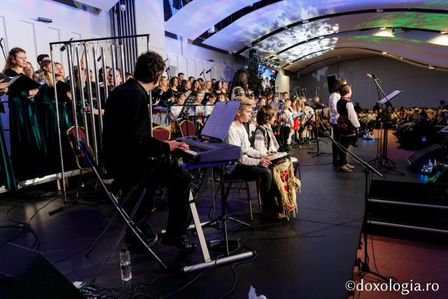(Foto) Concertul de colinde al Mitropoliei Moldovei și Bucovinei „Ghetuțele de argint” – 2019