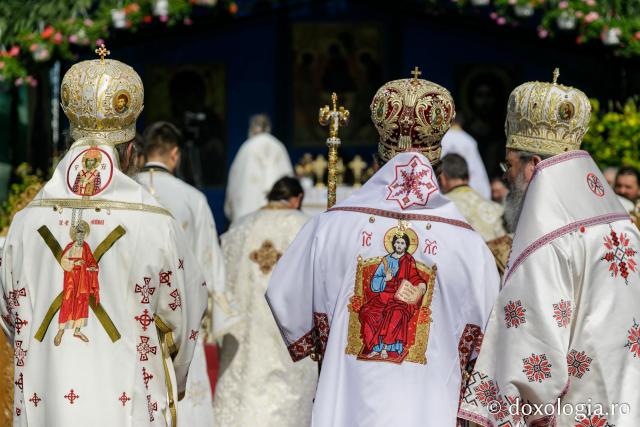 (Foto) Sărbătoarea Sfintei Mari Mucenițe Chiriachi la Catedrala Episcopală din Huși – 7 iulie 2020