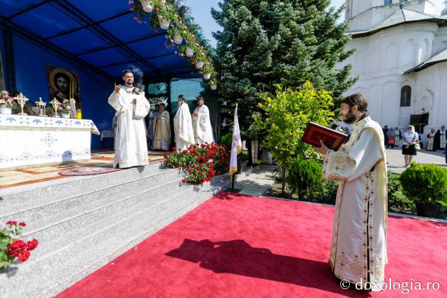 (Foto) Sărbătoarea Sfintei Mari Mucenițe Chiriachi la Catedrala Episcopală din Huși – 7 iulie 2020