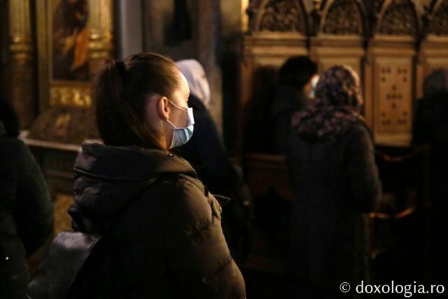 (Foto) „Preacurată, Domnul este cu Tine și prin Tine împreună cu noi!” – Priveghere de hram la Catedrala Mitropolitană