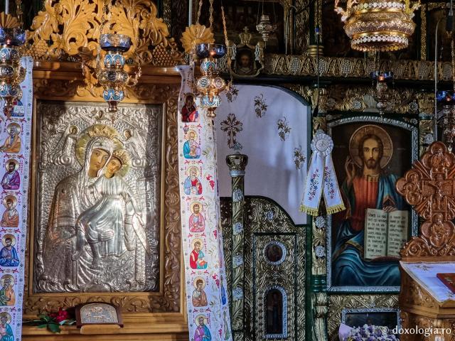 Schitul „Sfânta Maria Magdalena” Țibucani