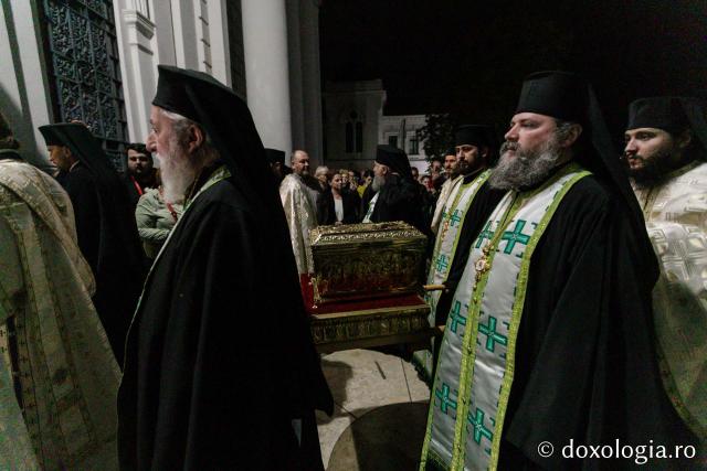 (Foto) Întâmpinarea cinstitelor moaşte ale Sfântului Cuvios Paisie de la Neamț