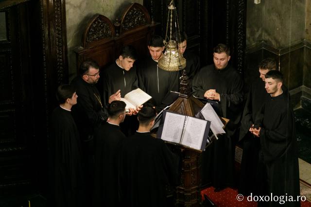 (Foto) Priveghere în cinstea Sfântului Paisie Velicicovschi la Catedrala Mitropolitană din Iași