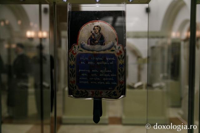 (Foto) „Rugăciune și paisianism reflectată în obiectele de patrimoniu din epocă” – expoziție la Muzeul Mitropolitan din Iași