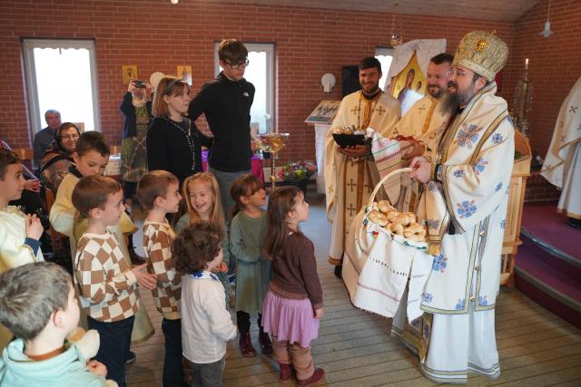 (Foto) Praznicul Intrării în Biserică a Maicii Domnului, prăznuit de românii din Aalborg, Regatul Danemarcei