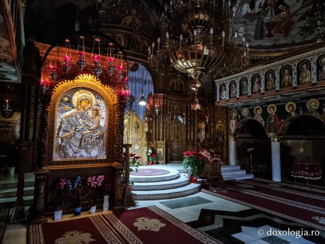 (Foto) Mănăstirea Pângărați la început de an