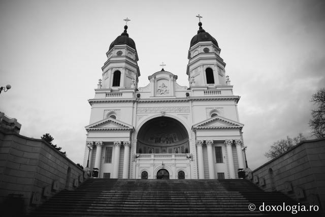 (Foto) În tonuri pământii: Denia Canonului cel Mare, la Catedrala Mitropolitană din Iași
