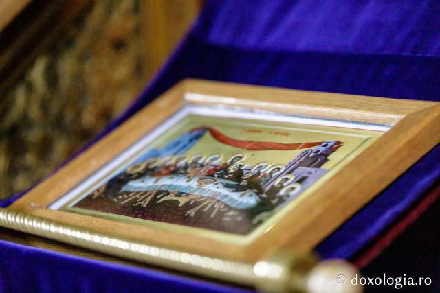 (Foto) Sfânta Liturghie din Joia Mare la Mănăstirea „Sfinții Trei Ierarhi”