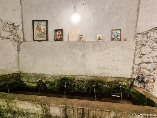 (Foto) Izvoarele cu „apă sfinţitoare” ale Sfântului Apostol Andrei