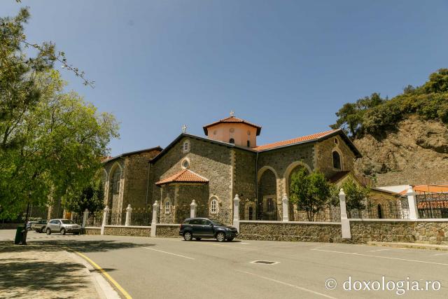 (Foto) Pași de pelerin la Mănăstirea Kykkos din Cipru