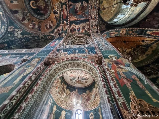 Catedrala Arhiepiscopală „Sfinții Apostoli Petru și Pavel” din Constanța
