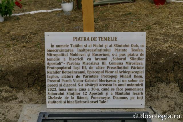 (Foto) A fost pusă piatra de temelie pentru biserica parohiei Miroslava III