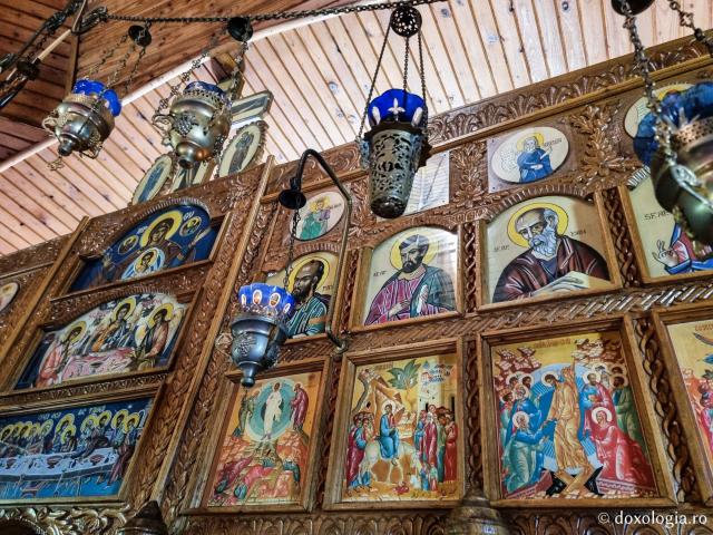Catapeteasmă Mănăstirea „Sfântul Ioan Iacob” Corlățeni