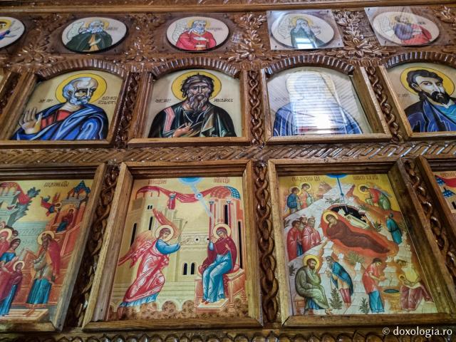 Catapeteasmă Mănăstirea „Sfântul Ioan Iacob” Corlățeni