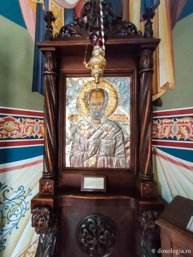 Sfântul Ierarh Nicolae - Biserica „Izvorul Tămăduirii” de la Mănăstirea Sihăstria Putnei
