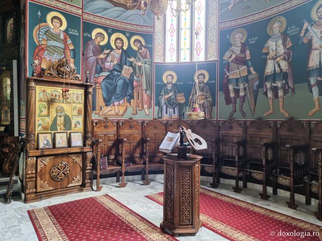 Biserica „Izvorul Tămăduirii” de la Mănăstirea Sihăstria Putnei