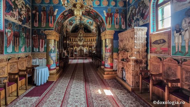 Mănăstirea Almaş - interior
