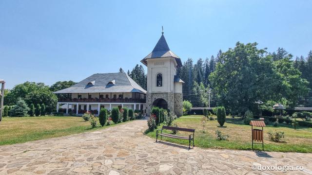 Mănăstirea Almaş