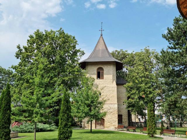 Clopotniță - Mănăstirea Bogdana