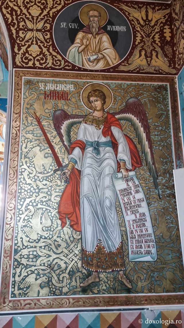 Sfântul Arhanghel Mihail - Paraclisul „Sfântului Ierarh Leontie” de la Mănăstirea Bogdana