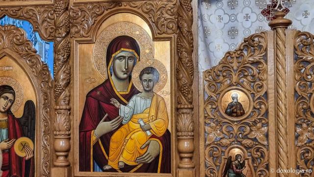 Maica Domnului - Paraclisul „Sfântului Ierarh Leontie” de la Mănăstirea Bogdana