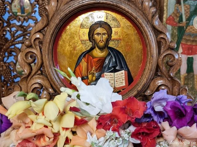 Mântuitorul - Paraclisul „Sfântului Ierarh Leontie” de la Mănăstirea Bogdana