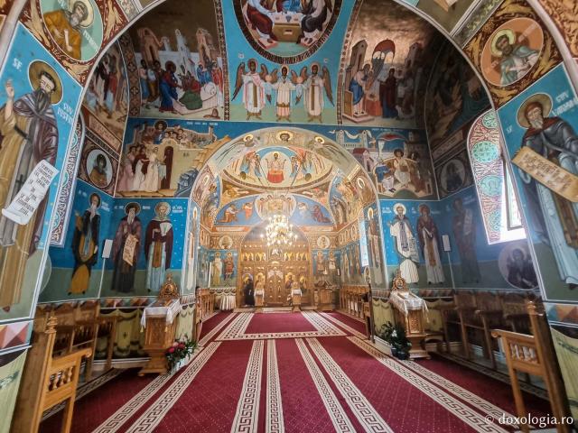 Paraclisul „Sfântului Ierarh Leontie” de la Mănăstirea Bogdana 